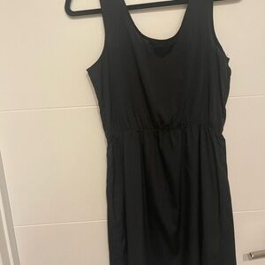Black sleeveless dress